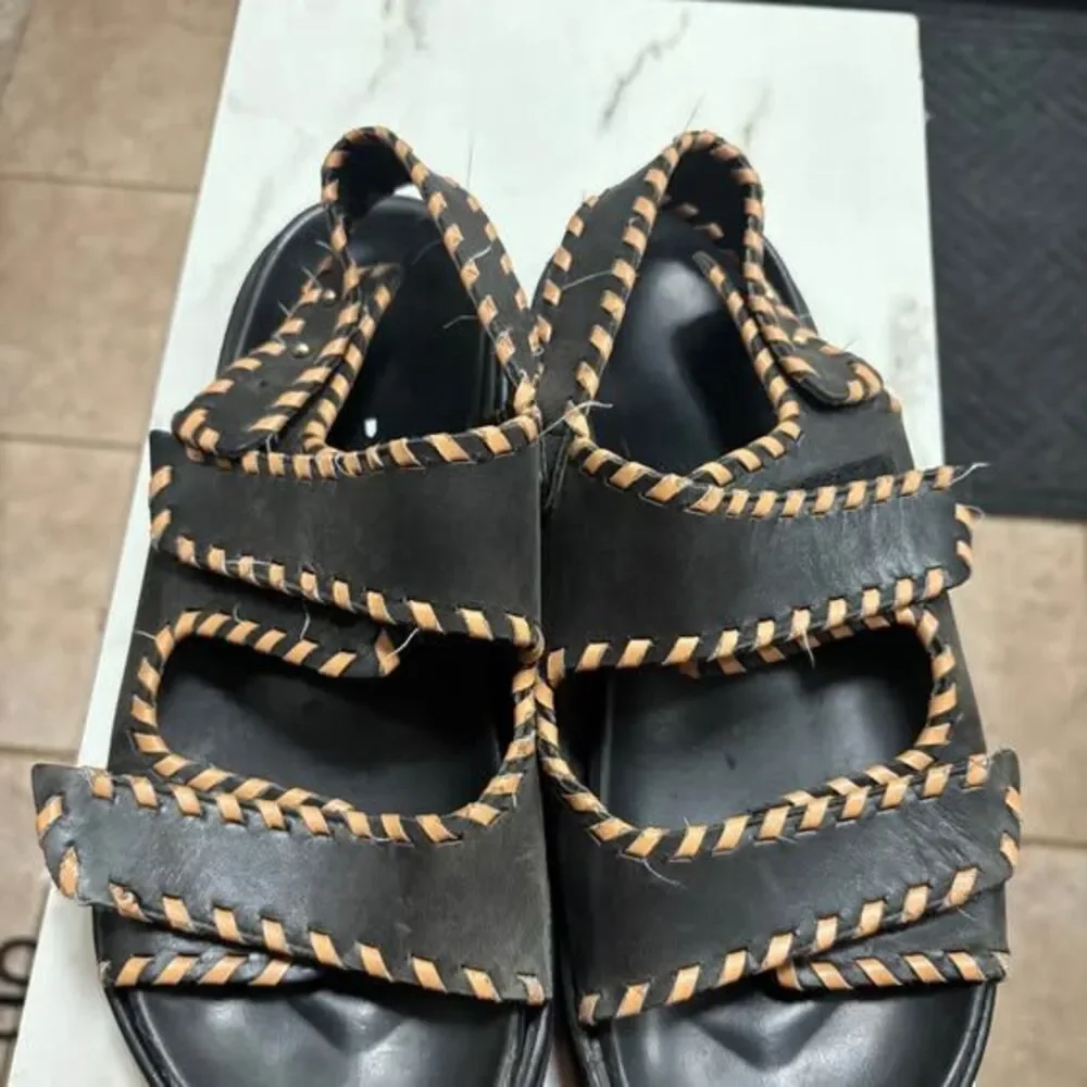 ALOHAS black leather